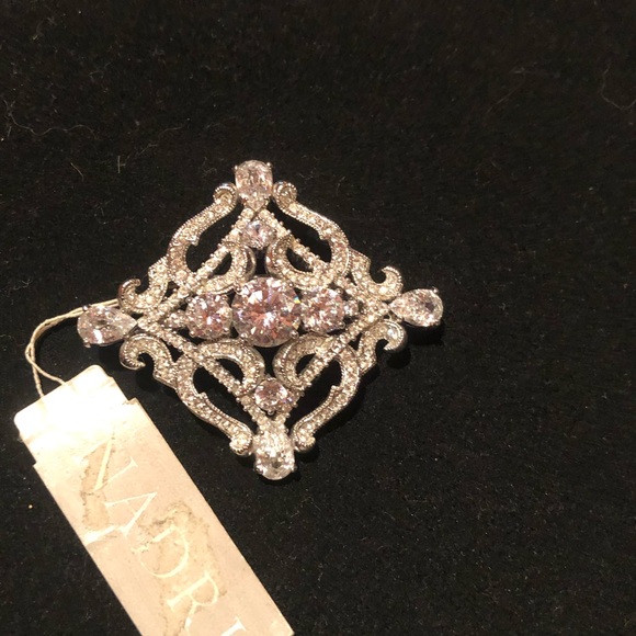 NWT stunning Nadri CZ and rhodium plated brooch fit for a Queen or Princess - Picture 2 of 4